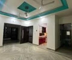 Spacious Three Bedroom Builder Floor in Prime Moradabad Location