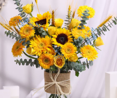 Avail Same Day Flower Bouquet Delivery in Delhi - FlowerAura
