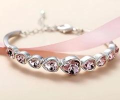 What Are The Best Jewellery Gifts Available Online For Special Occasions?